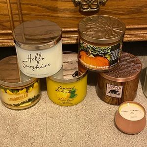 8 Bath & Works candles all brand new!